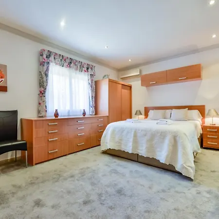 Guzman - Cascada Villa Benissa